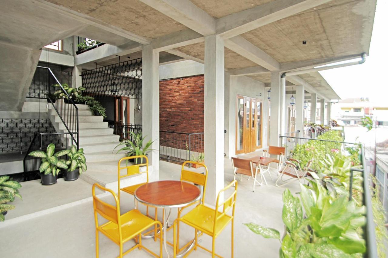 Pawon Cokelat Guesthouse Yogyakarta Ngoại thất bức ảnh